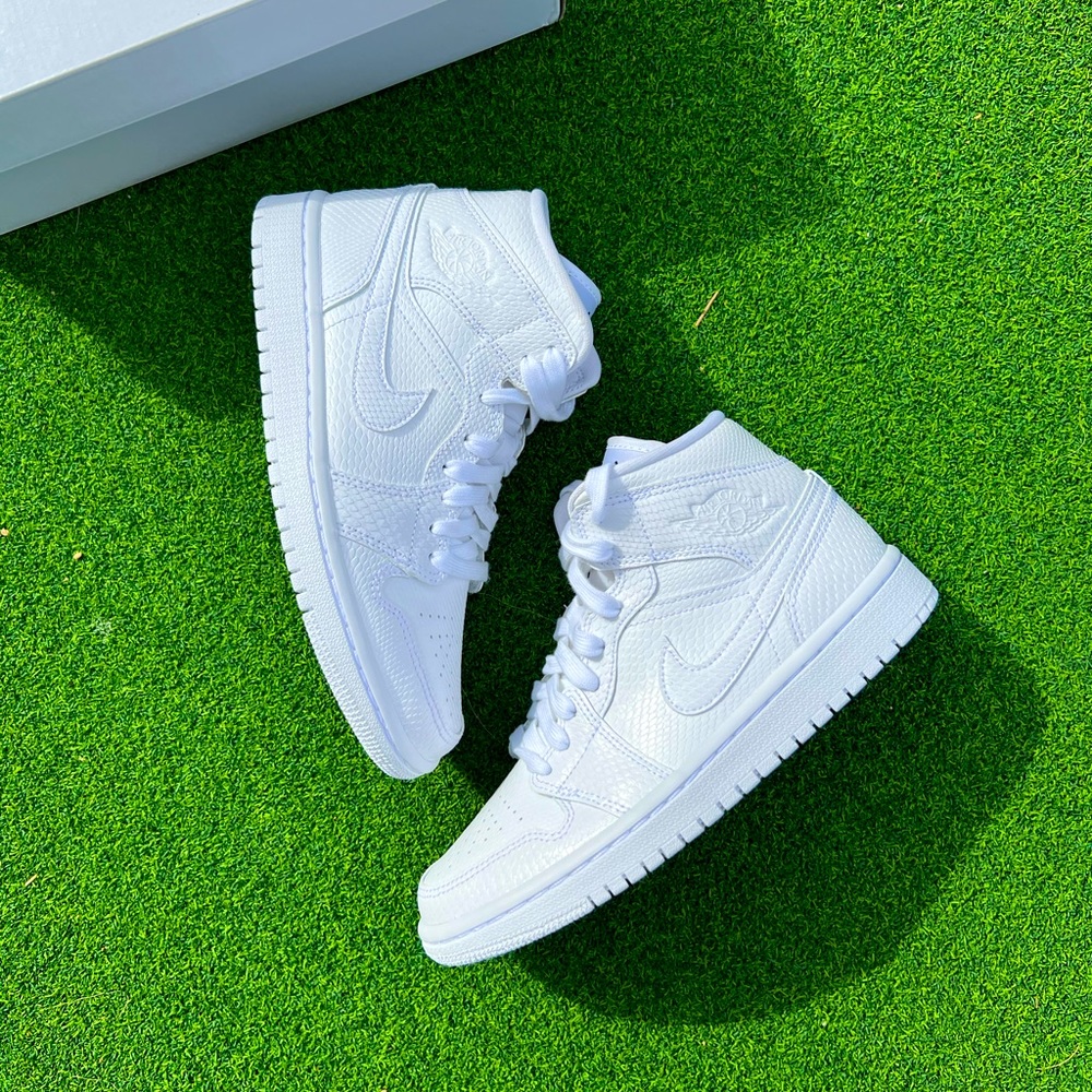 Women’s Air Jordan 1 Mid White Snakeskin size 6